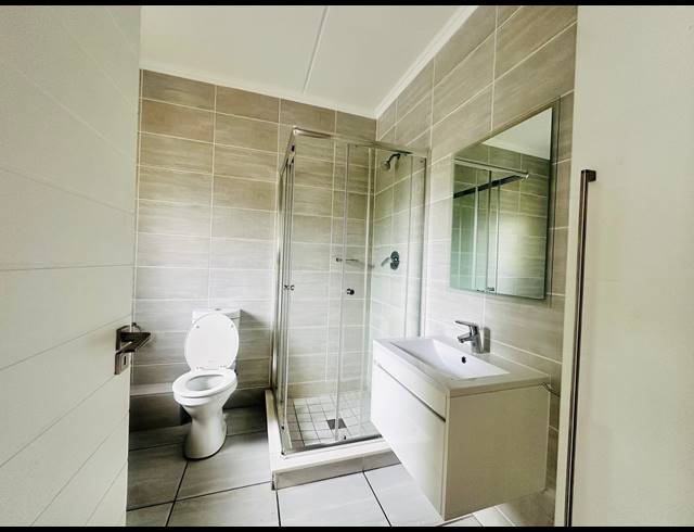 3 BEDROOM APARTMENT TO LET IN WATERFALL